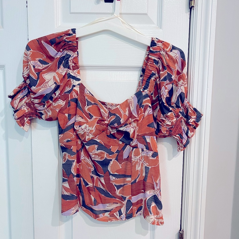 Nine West going out top size XS